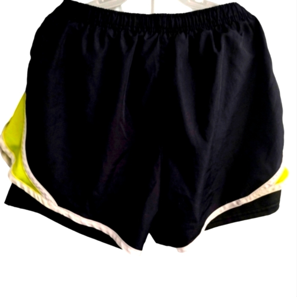 Umbro women's track shorts 🩳 size L - Picture 2 of 2